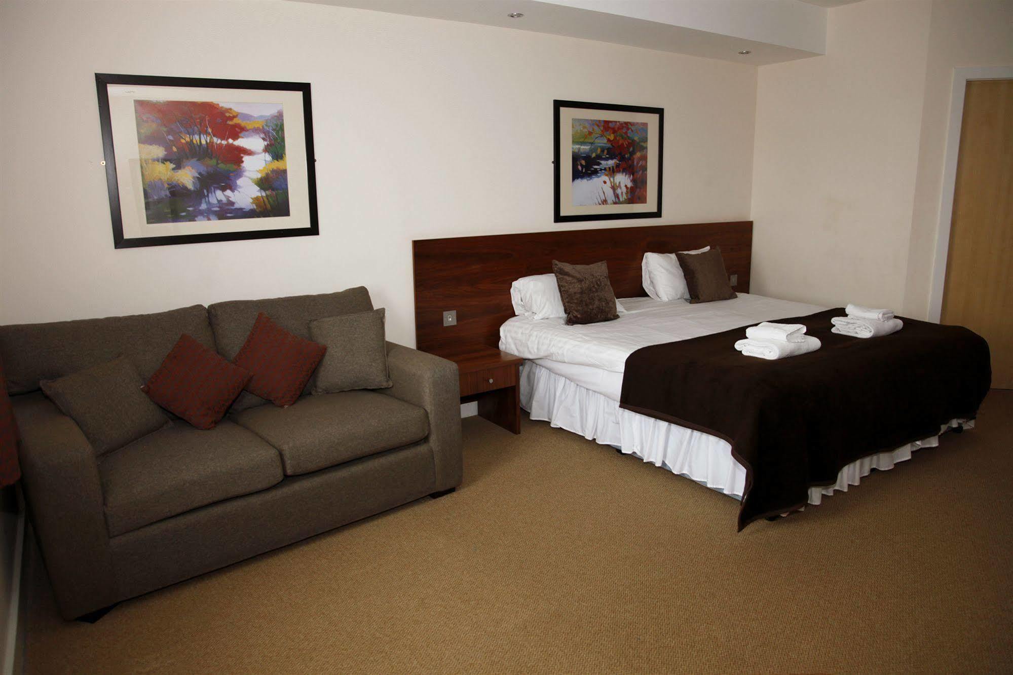 Boston West Hotel Kültér fotó